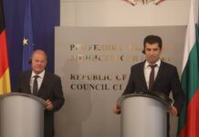 Шолц настоява за падане на ветото за Северна Македония, Петков иска гаранции
