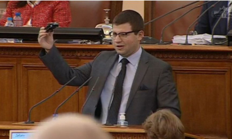 Депутатът от ПП Атанас Михнев призна че вече си имат
