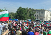 Протест срещу високите цени на горивата поиска оставката на правителството