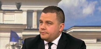 Балабанов: Асен Василев е действал като добре подготвен атентатор, взривявайки бюджет след бюджет
