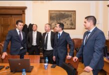 Слави, защо си ги подлагал на детектор на лъжата, а не на тест за интелигентност? Защо не ги черпеше с близалки и кафе?