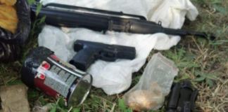 Два автомата, гранатомет, пистолети, бомби и канабис открити в колата на мъж и зет му