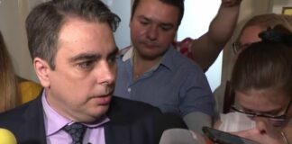 Aсен Василев върнал Спецов, защото доказал, че може да събира данъци