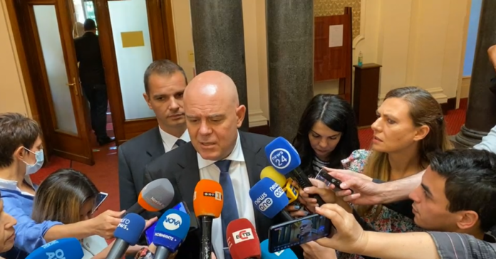 rtrtrtr_2770195667009459250_big