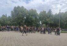 Стотици се сбогуваха със загиналите полицаи в Бургас