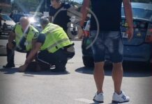 Дрогиран заби колата си пред сградата на КАТ-Пловдив