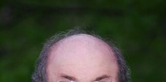 Салман Рушди вече може да говори