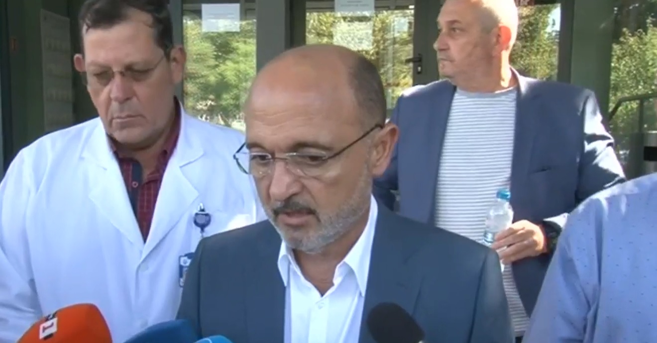 Министърът на здравеопазването Асен Меджидиев не е приел оставката на