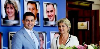 Весела Лечева обвини Радостин Василев, че бавил Арена „Бургас“, за да изнудва строителя