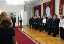 На клетвата на служебното правителство Радев срина със земята кабинета „Петков“: Провали във вътрешната и външната политика