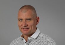 Гласувал за ПП пита Кирил Петков защо е лъгал, симпатизанти на „промяната“ го избутаха /видео/