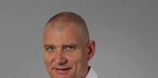 Гласувал за ПП пита Кирил Петков защо е лъгал, симпатизанти на „промяната“ го избутаха /видео/