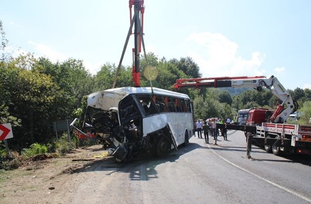 Шофьорът загинал при катастрофата на автобус с българска регистрация в
