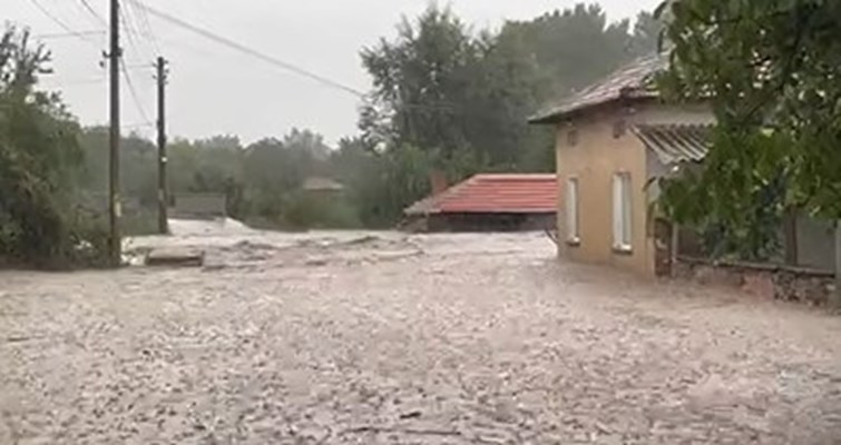 Наводнението в карловското село Богдан взе първата си жертва, предаде