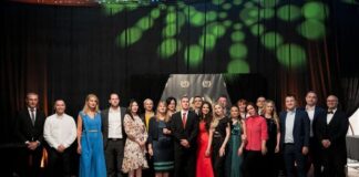 Как борецът срещу мафията Радостин Василев урежда две хубавици от Велико Търново – с договор за половин милион лева