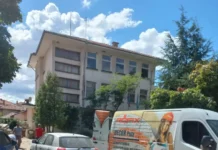 „Промяната” отидоха за снимка при бедстващите в Карловско, пазят ги с полиция