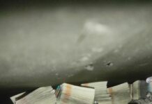 Митничари откриха близо 320 000 недекларирани британски лири в турски тир