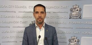 Борислав Иванов, който опита да свали украинското знаме от общината, е подал оставка като зам.-председател на СОС