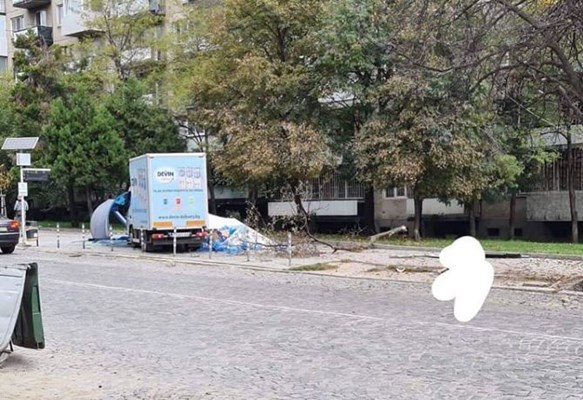 19-годишно момиче загина в София, след като камион се вряза