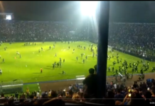 Сблъсъци на футболен мач в Индонезия, над 120 души са загинали