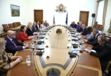 Премиерът Гълъб Донев: Утре ще бъдат проведени честни, прозрачни и демократични избори