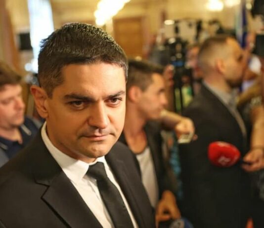 Радостин Василев: Кметът Терзиев трябва да подаде оставка заради случая „Петрохан“