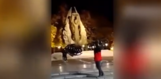 Задържаха шофьорите, качили се с джипове по стъпалата на паметника на Съединението