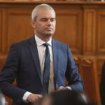 Костадинов се оплака, че някой му счупил стъклото на колата пред НС