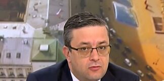 Тома Биков: Сериозна авантюра е да имаш партийно правителство с 64 депутати и да разчиташ за подкрепа на основния си опонент