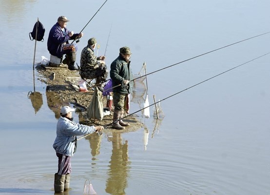 От днес влиза в сила забраната за риболов Забраната се