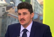 Депутатът от „Възраждане“ Климент Шопов с охрана след смъртни заплахи