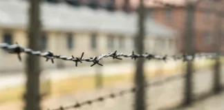 Русия изпраща стотици затворници в оръжеен завод