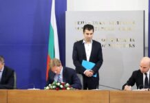 Дори незапознат със схемаджийството човек, когато разгледа сайтовете на Gemcorp и IP3, разбира, че става дума за класическа измамна схема на ПП