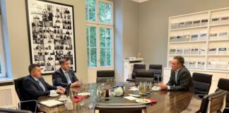 Министър Стоянов, ако от 28 септември до 26 ноември си успял да прескочиш от 100 милиона на 1 милиард евро инвестиции – ти си Факир! Ти си финансов Меси и Месия!