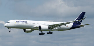 Еврохаос по германски! Служителите на „Луфтханза“ явно напълно са изкукуригали, след като тормозят едно българско дете и са тотално скарани с географията