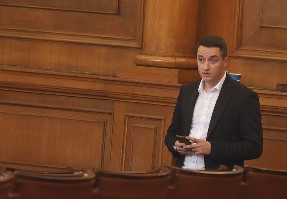 Депутатът Явор Божанков е освободен предсрочно като член на Комисията