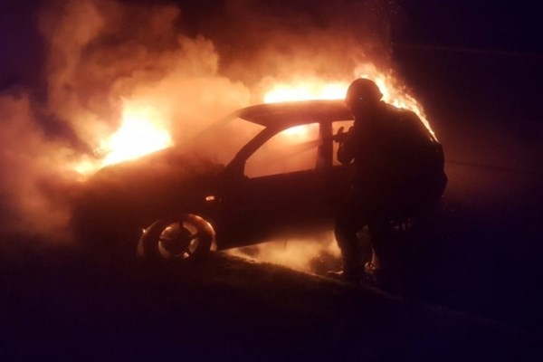 Кола бе подпалена и изгоря във врачанското село Галиче тази
