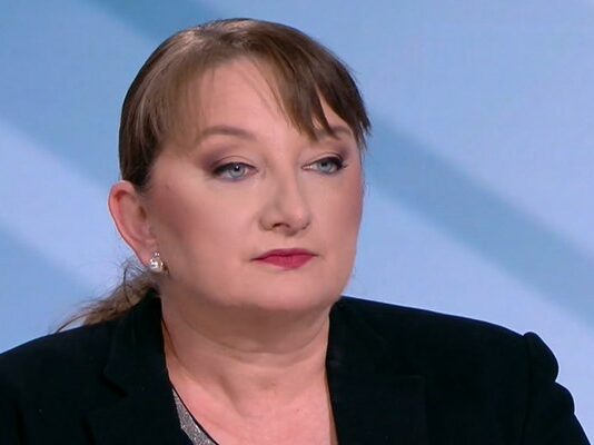 Сачева за Радев: Хората не очакват еднолично управление и някой да гради бъдещето им на основата на отмъщение