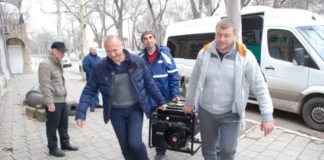 Министър Росен Христов подари 18 генератора на българите в Болград