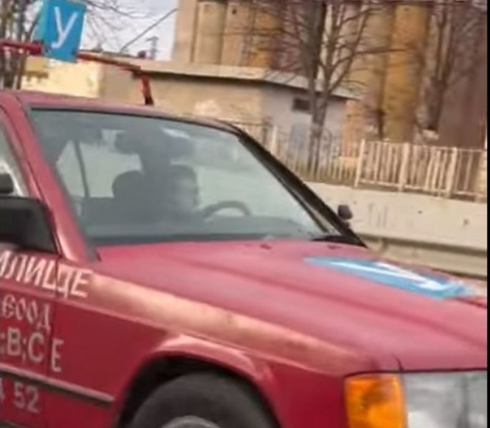 10 годишно дете шофира учебен автомобил по улиците във Враца Това