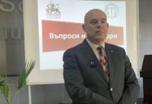 Гешев пред ученици в Търговище: Борбата с престъпността е отговорност на всички власти