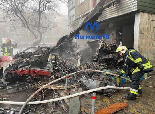 При падането на хеликоптер край Киев са загинали министърът на