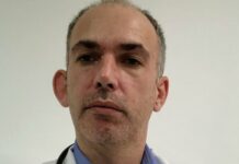 Шеф на болница подкара линейка, за да спаси жена