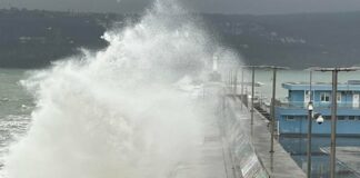 Вълнение над 5 бала на морето затвори пристанището във Варна