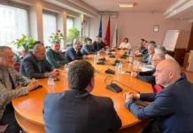 Националният съвет на БСП решава в сряда с кои партии ще преговаря за правителство