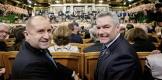 Бивш румънски министър: Президентът Радев се забавлява с канцлера Нехамер, след като милиони българи бяха унижени от австриеца на 8 декември
