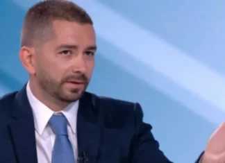 Радев беше купен от потресителни боклуци