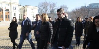 Правят тестов участък за полагане на жълти павета в София