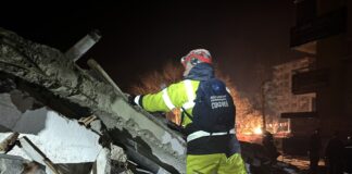 Българските доброволци в Турция са открили петима оцелели