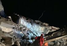 Акция в турския град Бесни: български пожарникари доловиха сърдечен ритъм в рухнала сграда